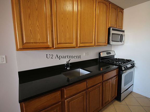 3rd image of 302 10th St APT 5