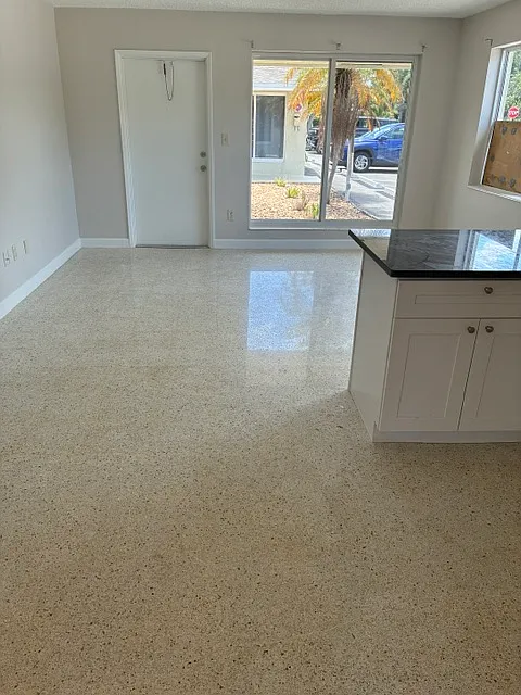 1 bed, 630 sqft, $1,800 — Photo 2