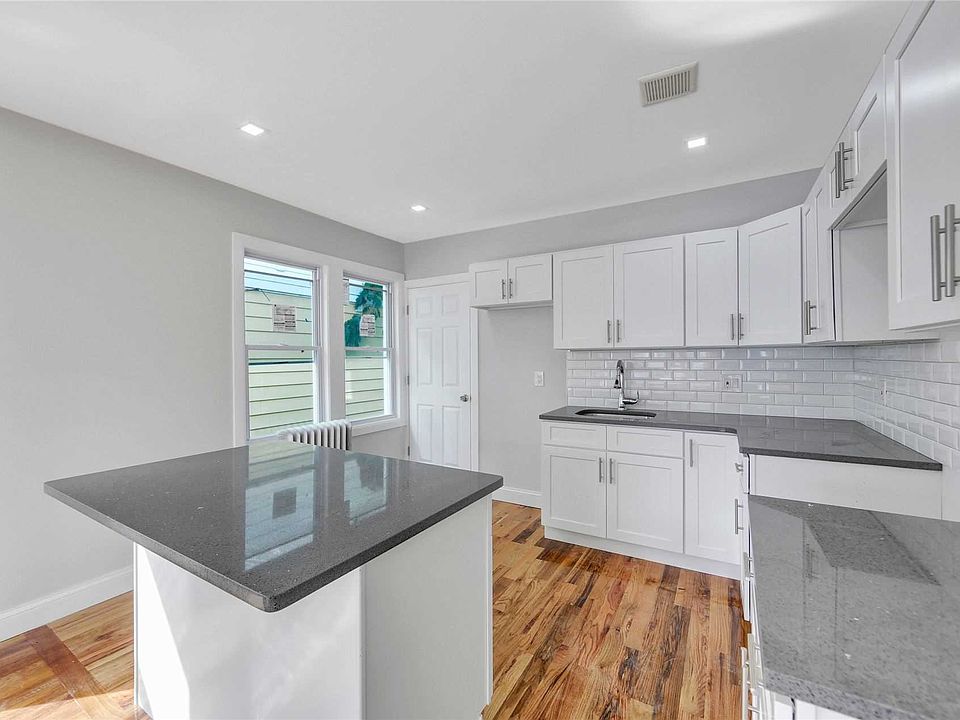 209 50 111th Ave Queens Village Ny 11429 Zillow - Kitchen Cabinets Queens Village Ny 209 50 111th Ave Queens Village Ny 11429 Zillow - Kitchen Cabinets Queens Village Ny