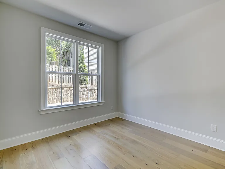 1107 Parkside Greenway Dr — Photo 5