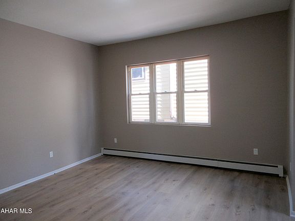 5th image of 1428 16th Ave