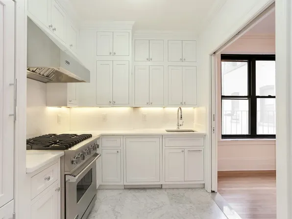 61 East 86th Street image 4 of 10