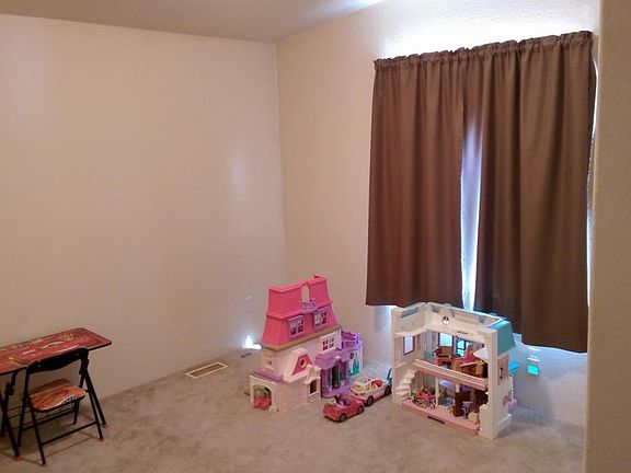 4th image of 617 N Lancelot Ln