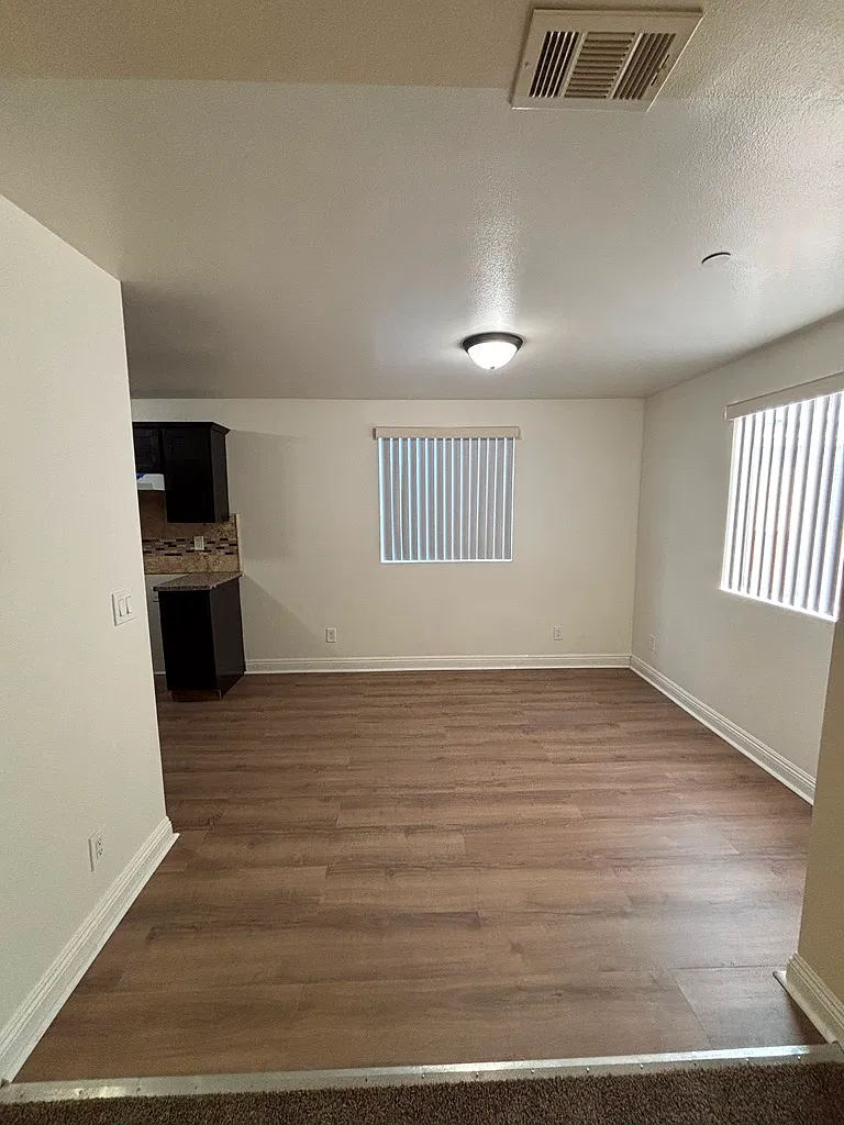 5 bed, 1709 sqft, $4,000 — Photo 4
