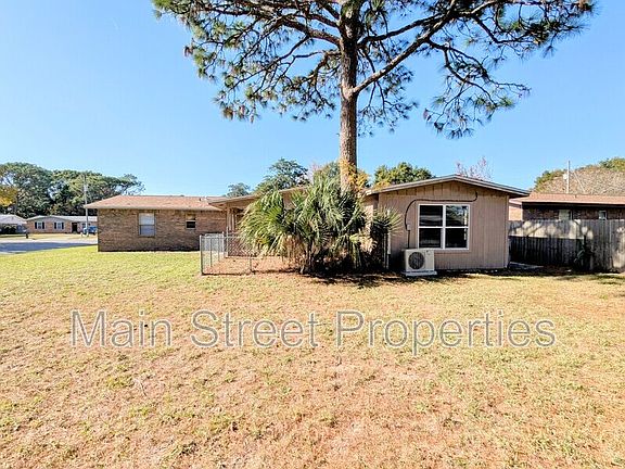 4th image of 2990 Newton Dr