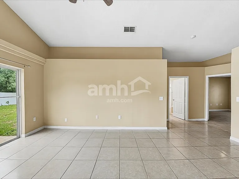 950 Woodsong Way — Photo 5
