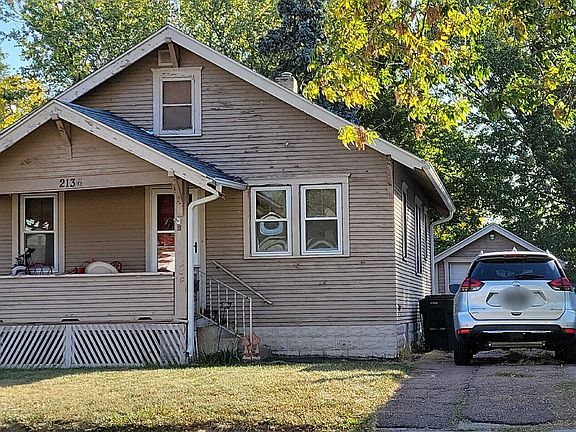2nd image of 2136 Isabella St