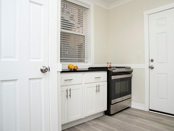 3rd image of 1415 W Hutchinson St #1JH