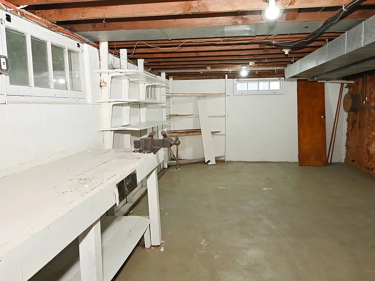 56 West St — Photo 45