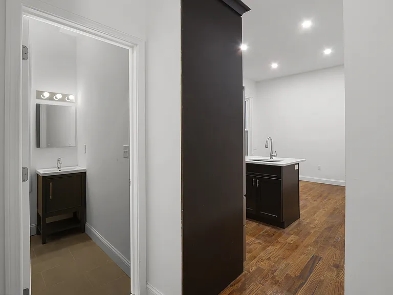 Upstairs Full Bath
