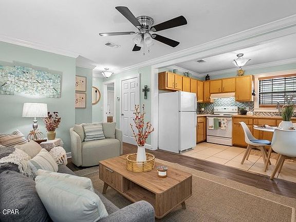 4th image of 1017 Tupelo St