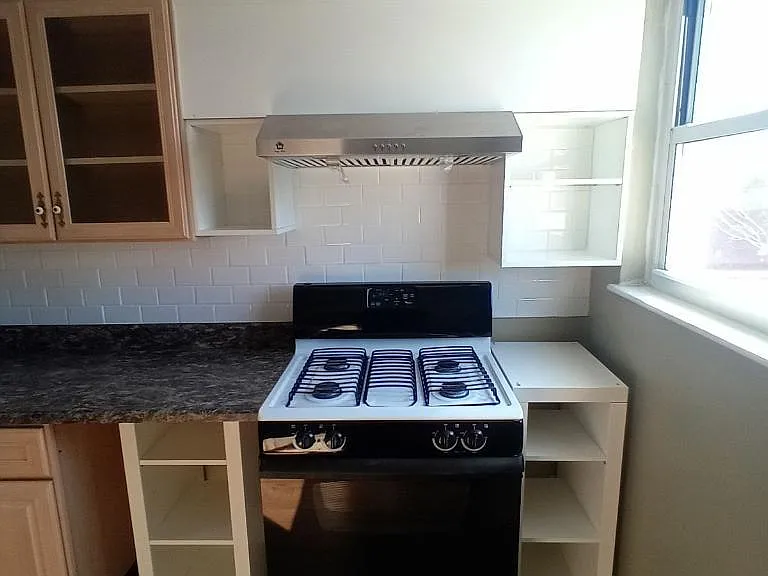 49 N York Rd #2 — Photo 15