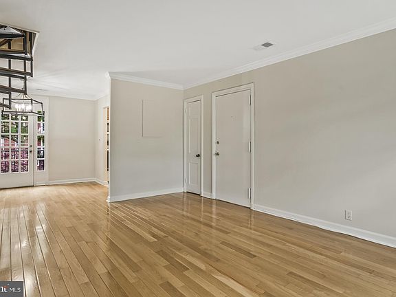 5th image of 4912 28th St S APT B1