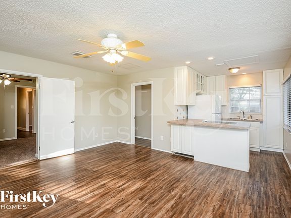 4th image of 585 Walden Ct