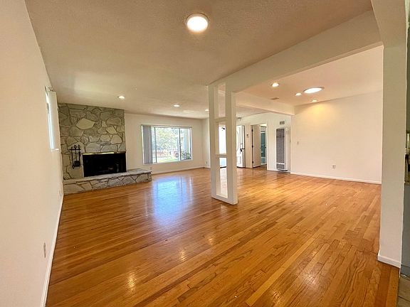 5th image of 12501 Wagner St