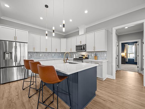 5th image of 40 Woodford Way