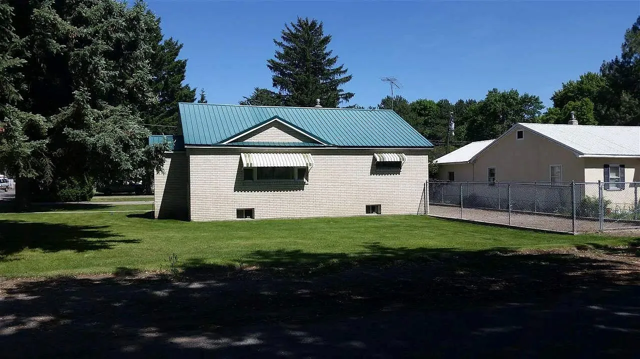 4 bed, 1.5 bath, 2600 sqft, $1,850 — Photo 3