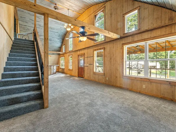 39 Garvey Dr, Noel, MO 64854