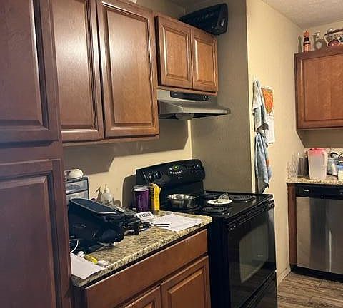 3rd image of 1399 Lillian Dr