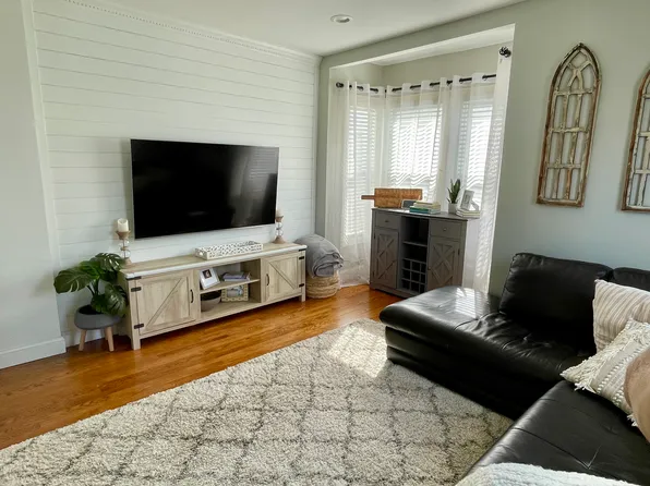 (undisclosed Address), East Rutherford, NJ 07073