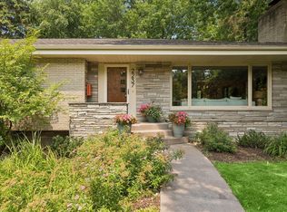 2237 Edgcumbe Rd, Saint Paul, MN 55116