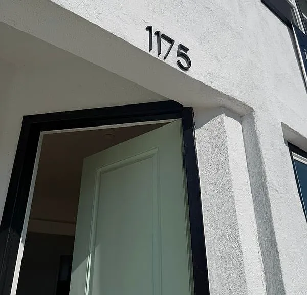1175 E Broadway — Photo 18