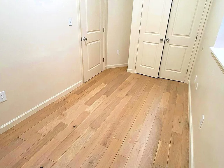 1219 W Silver St #1 — Photo 6