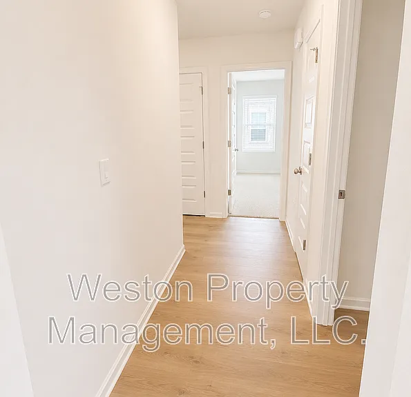 16209 Harvester Dr — Photo 15
