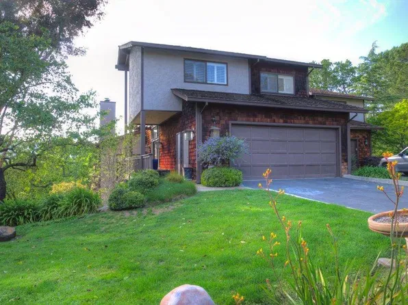 9 Carriage Ct, Menlo Park, CA 94025