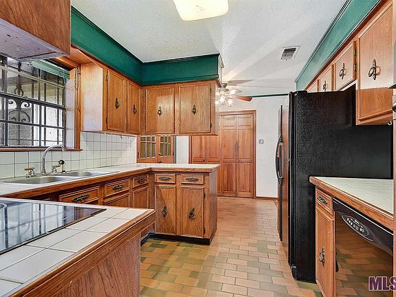 4th image of 2460 N Bank Ln