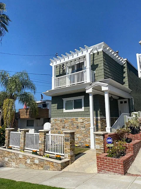 5 bed, 2719 sqft, $11,000 — Photo 1