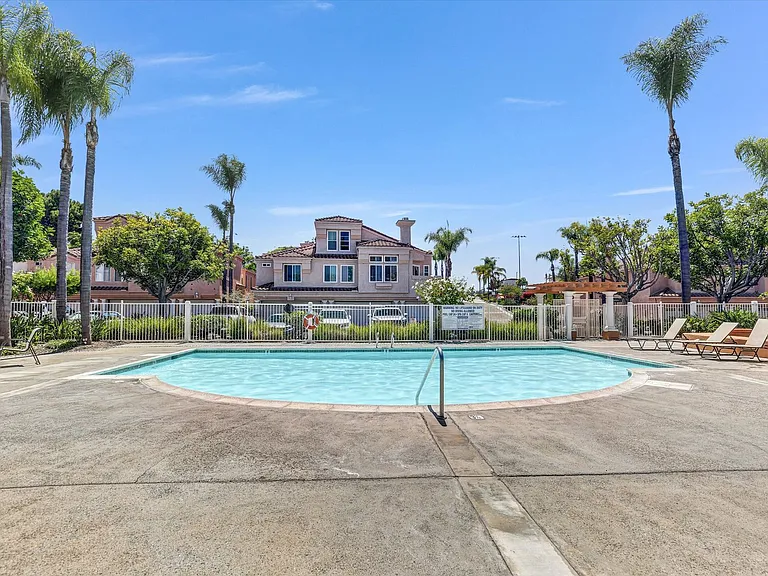 1361 Serena Cir #1 — Photo 32