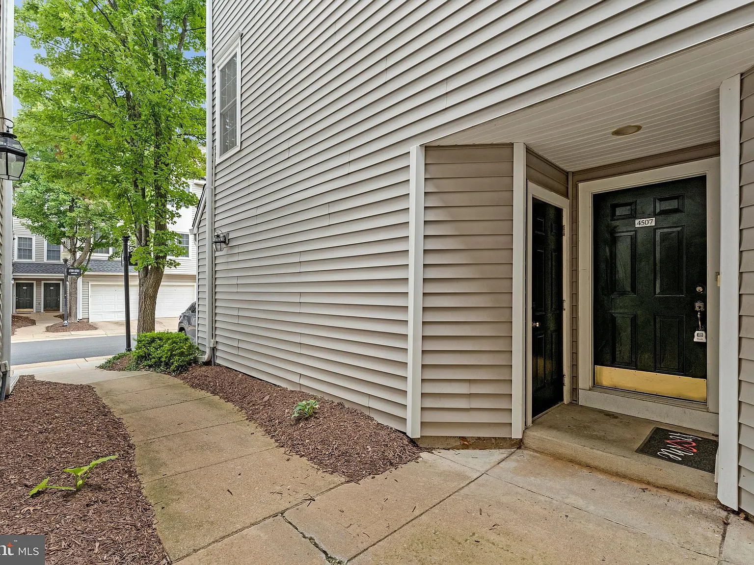 Gates Of Fair Lakes Cond — Photo 2