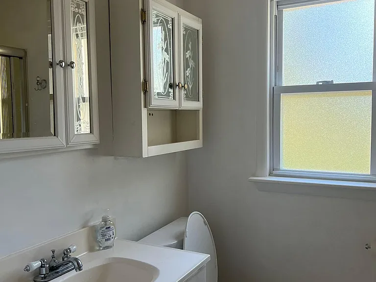 2197 Kings Hwy — Photo 5