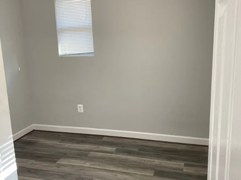 438 Main St #8 — Photo 6