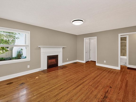 5th image of 445 Fitzpatrick St