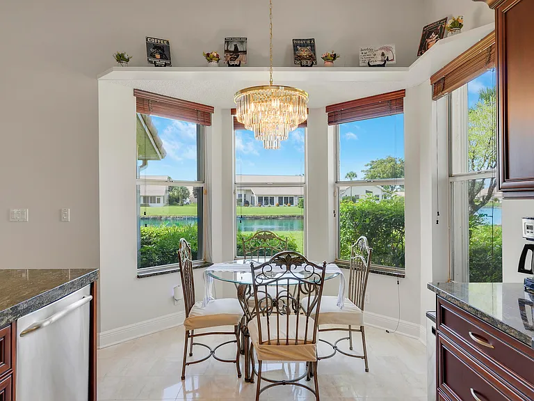 7136 Ashford Ln — Photo 19