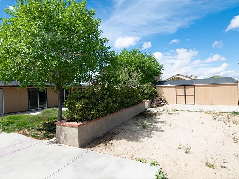 619 W Avenue H13 — Photo 48