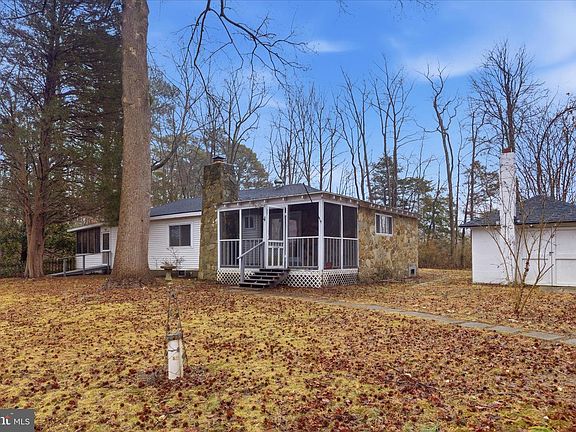 3rd image of 3101 Burgess Rd