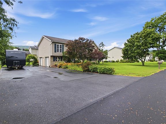 5th image of 123 Fiore Ln