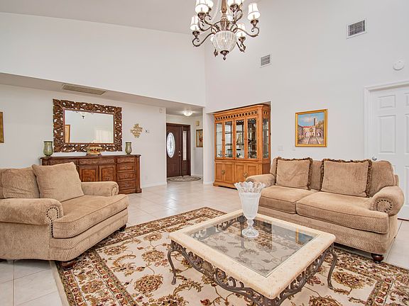 4th image of 7838 Cypress Cres