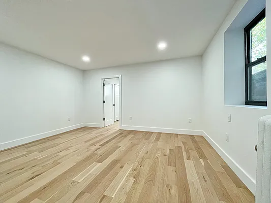 Rented by Pear NYC LLC | media 25