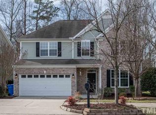 450 Stobhill Ln, Holly Springs, NC 27540