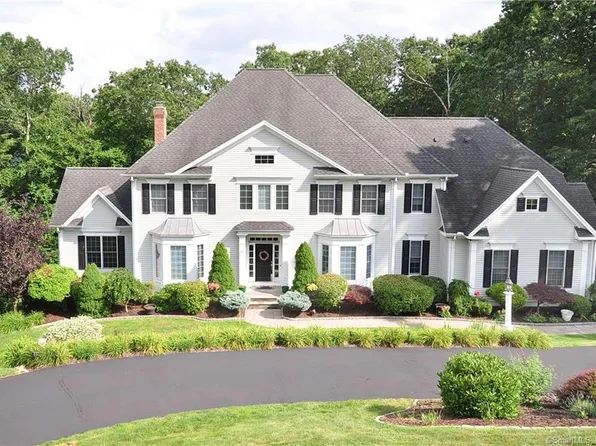 77 Wildwood Drive, Avon, CT 06001