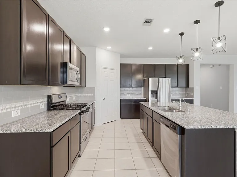 3904 Waterworth Way — Photo 3