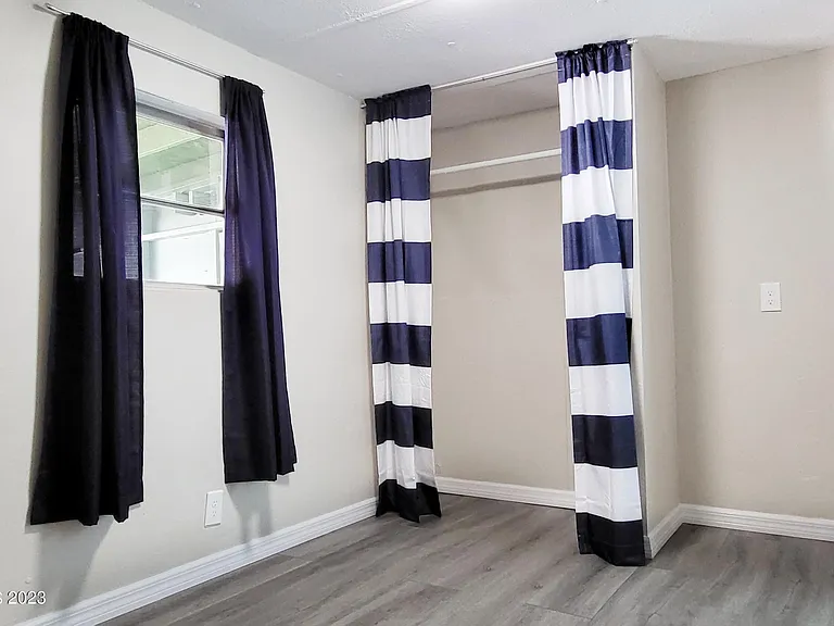 6877 Blue Bonnet Dr — Photo 10