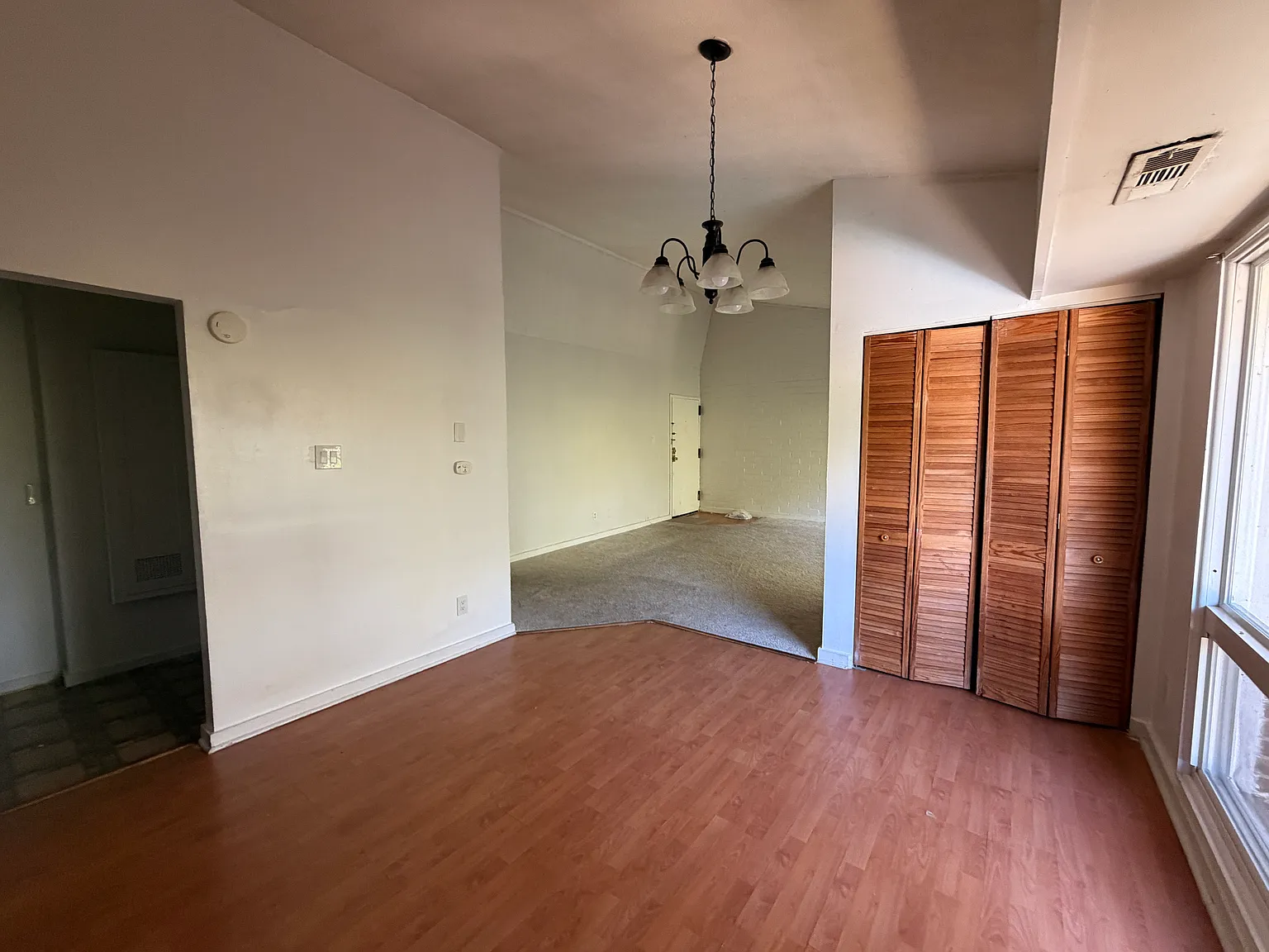 3 bed, 1.5 bath, 1055 sqft, $1,850 — Photo 2