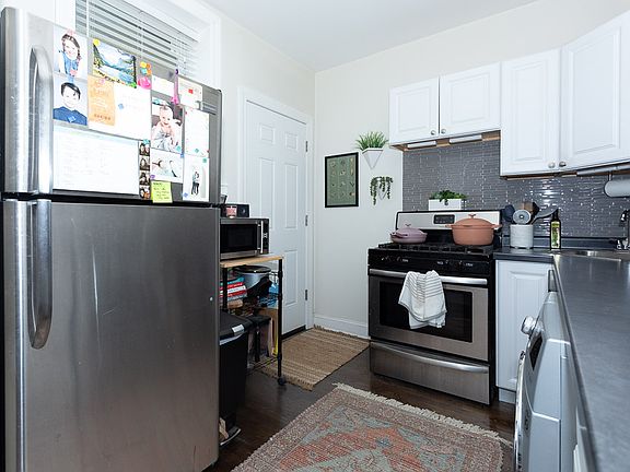 4th image of 3703 N Hoyne Ave #4
