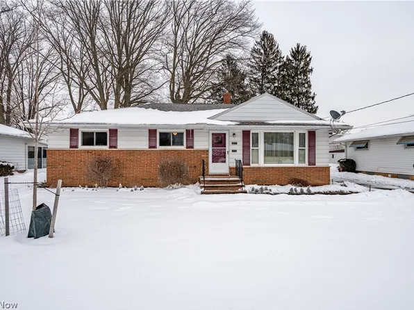 22310 Rivergate Dr, Rocky River, OH 44116