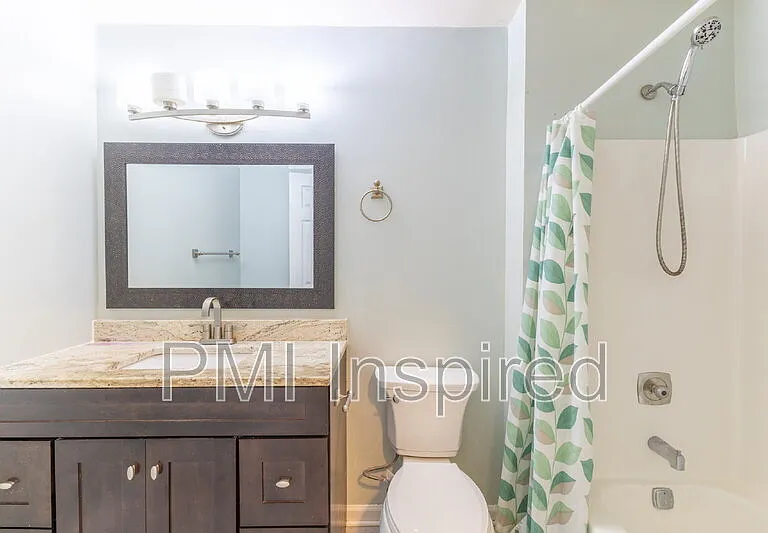 2404 Buckingham Cir — Photo 15